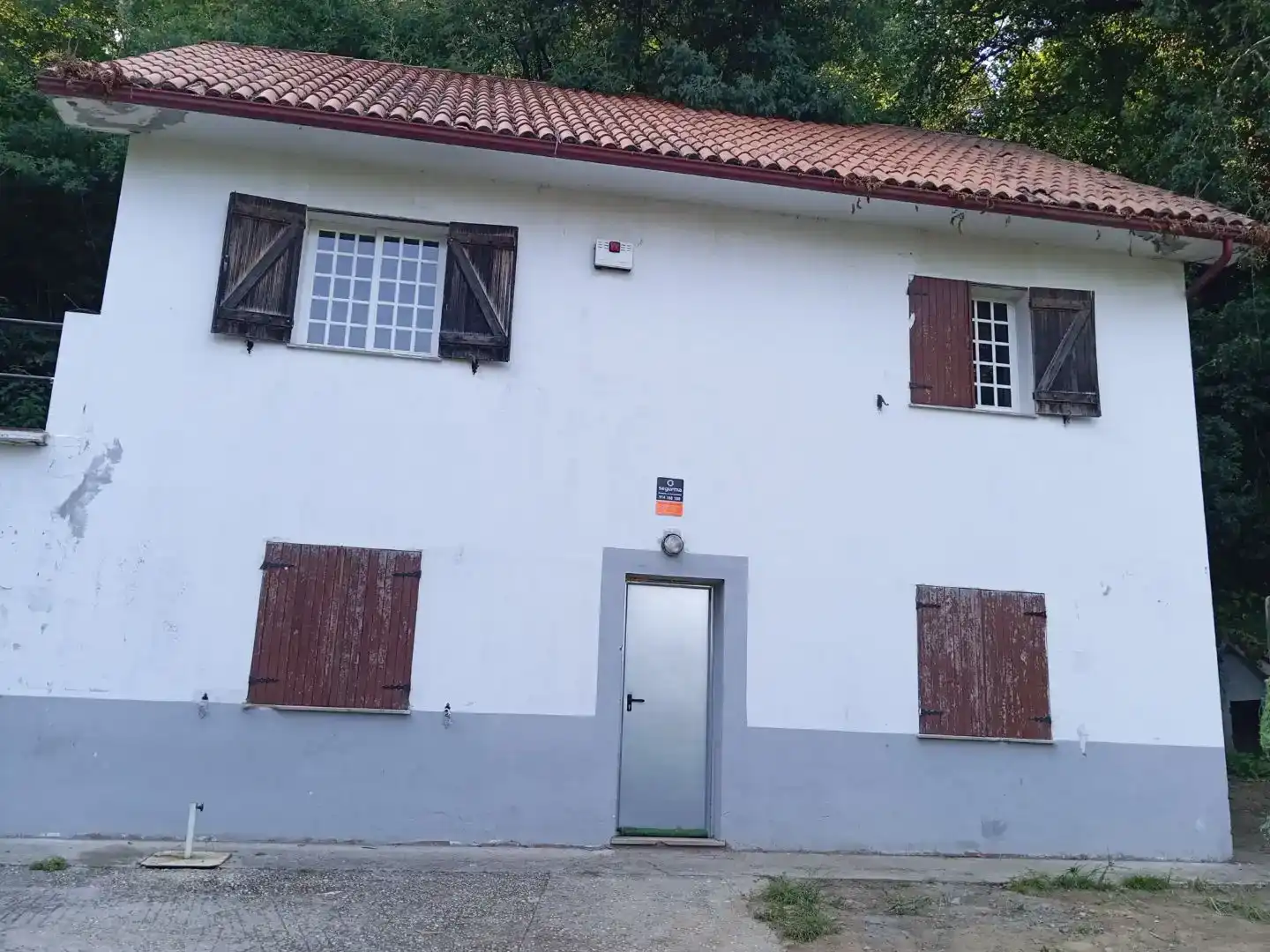 Vista exterior de Finca rústica en venda en Bergondo amb Jardí privat i Traster