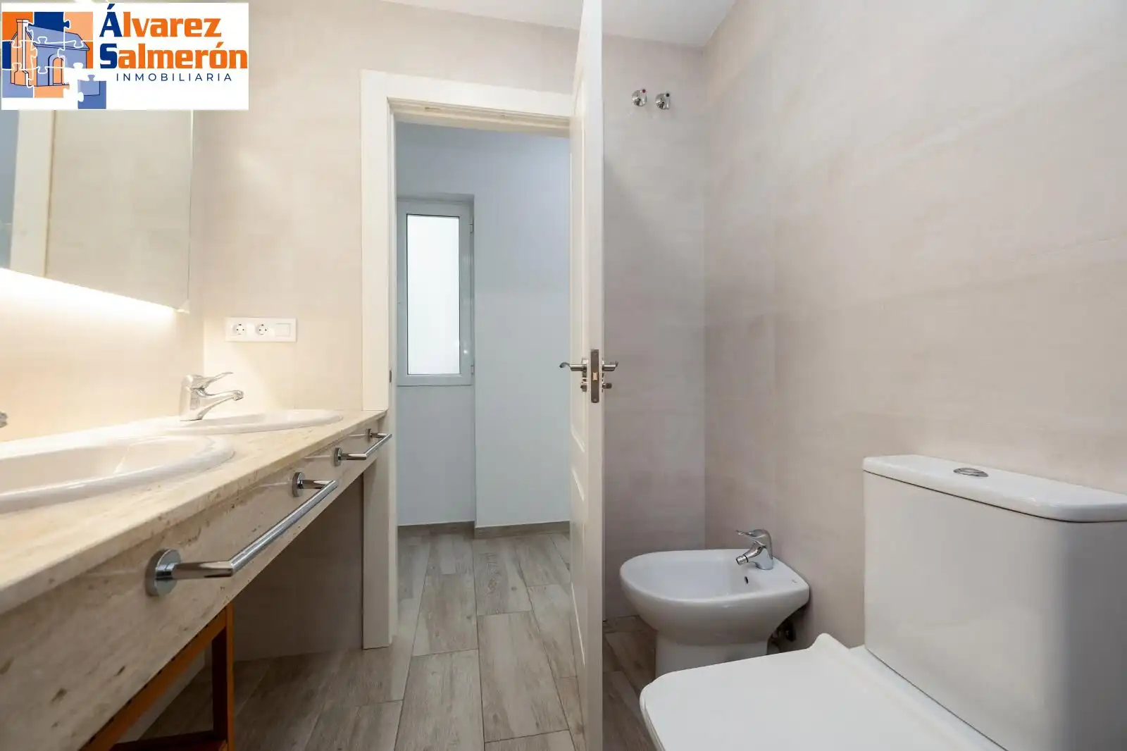 Baño de Piso en venta en Granada