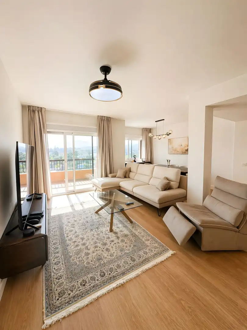 Apartment with pool for sale in San Pedro de Alcántara, imagen 2