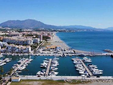 Pis amb ascensor en venda a Puerto de la Duquesa