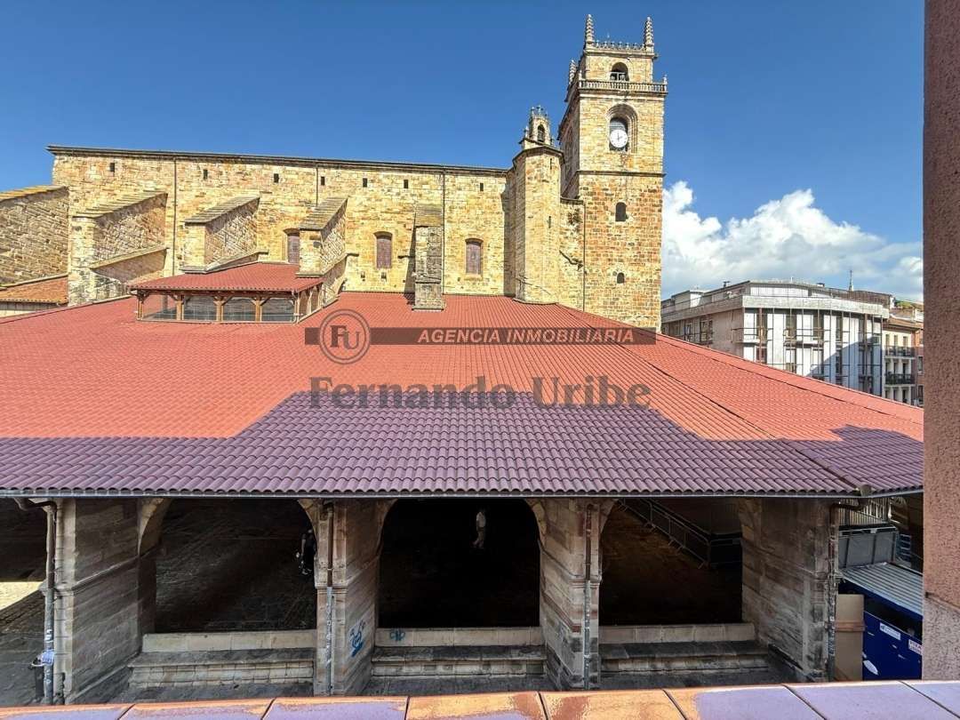 Piso en venta en Andra Mari Kalea