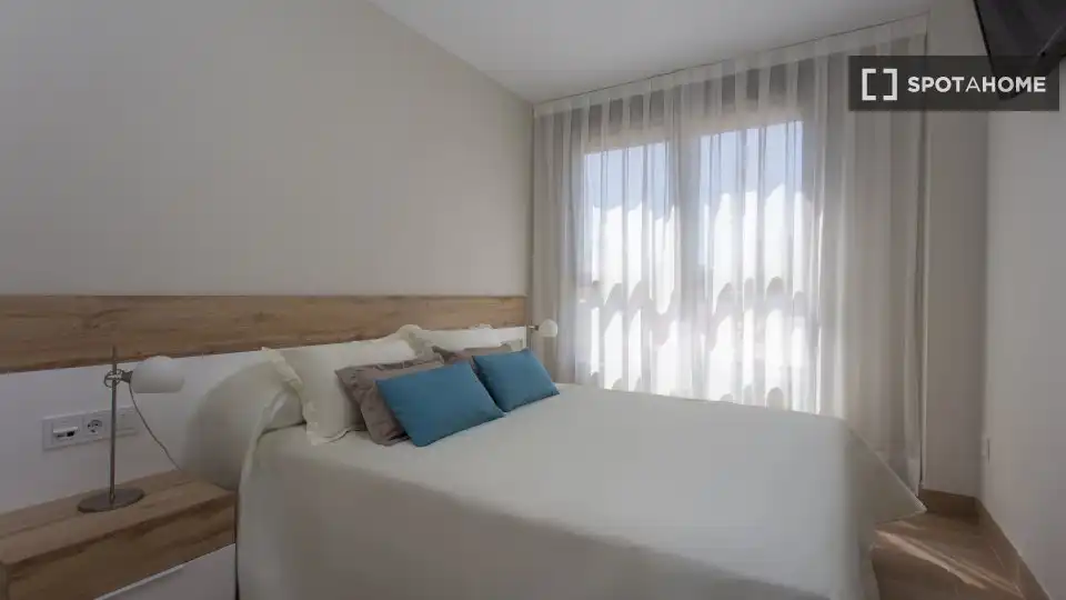 Flat with terrace to rent in L'Eixample, imagen 2
