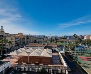 Vista exterior de Àtic en venda en Vélez-Málaga amb Calefacció, Terrassa i Moblat