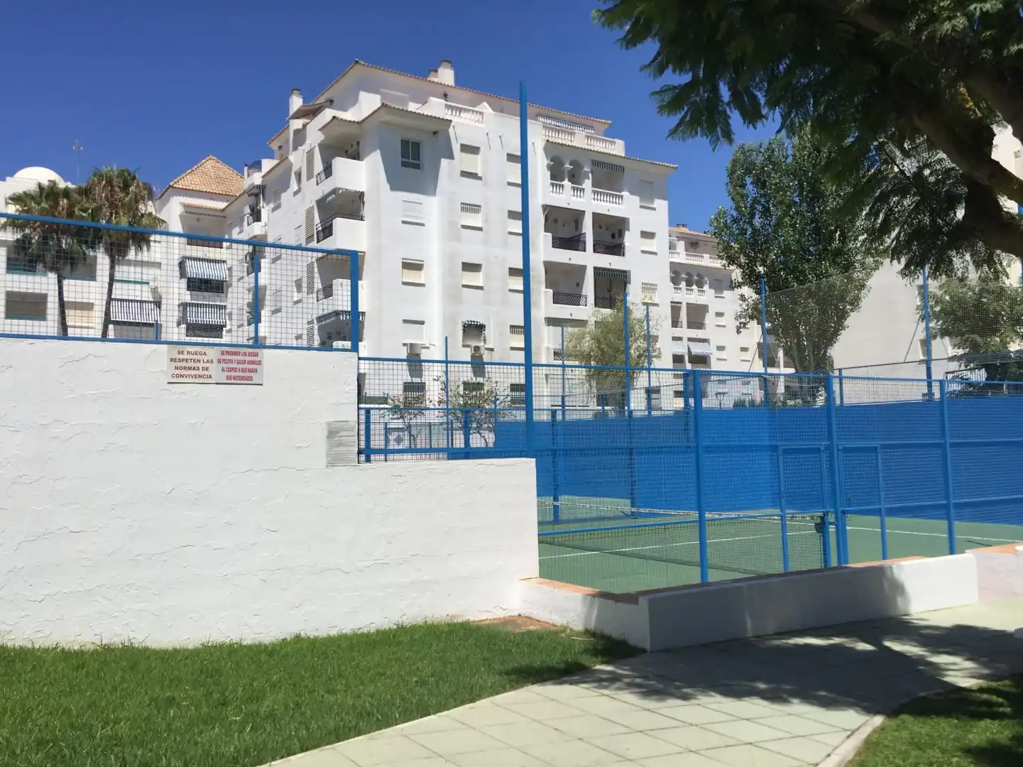 Vista exterior de Piso de alquiler en El Portil con Jardín privado, Terraza y Piscina
