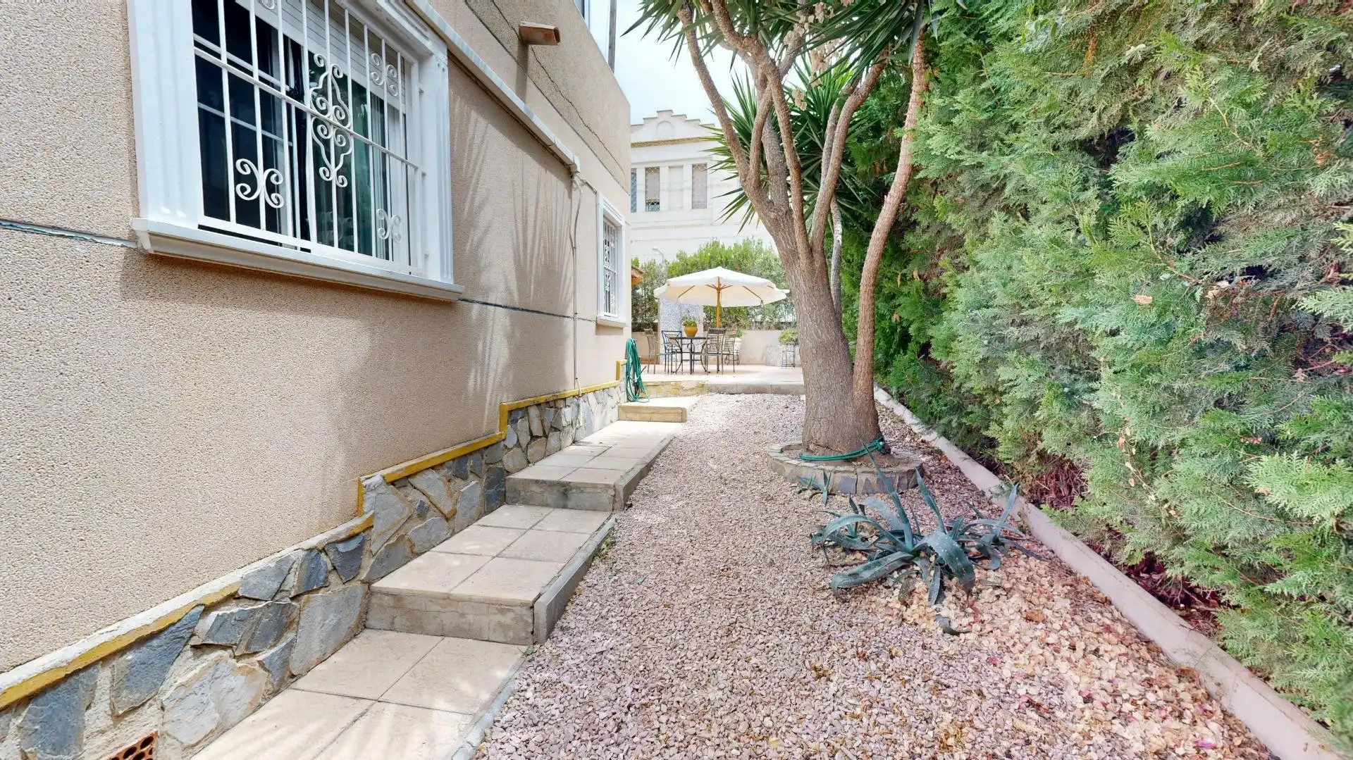 Jardí de Casa o xalet en venda en Torrevieja amb Aire condicionat, Calefacció i Jardí privat