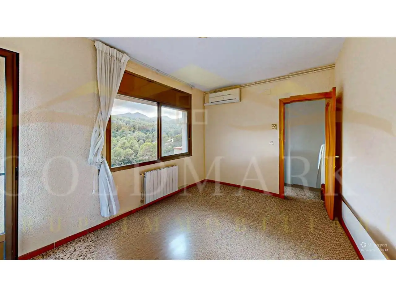 Habitación de Casa o chalet en venta en Corbera de Llobregat con Aire acondicionado, Calefacción y Jardín privado