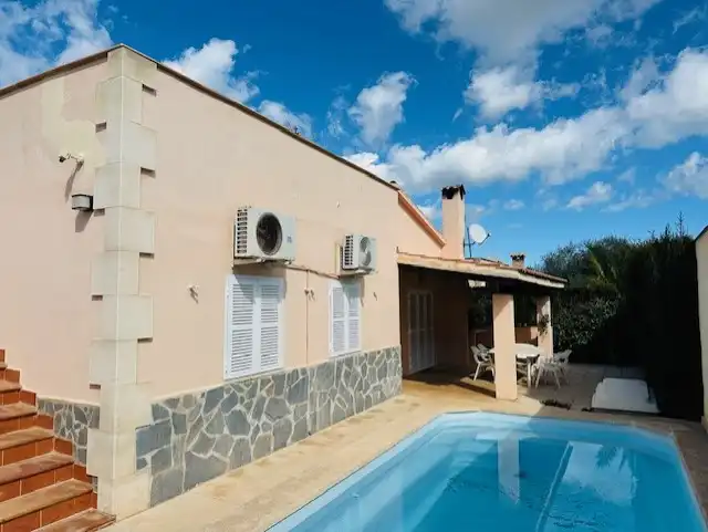 Vista exterior de Casa o xalet en venda en Sant Llorenç des Cardassar amb Aire condicionat, Jardí privat i Terrassa