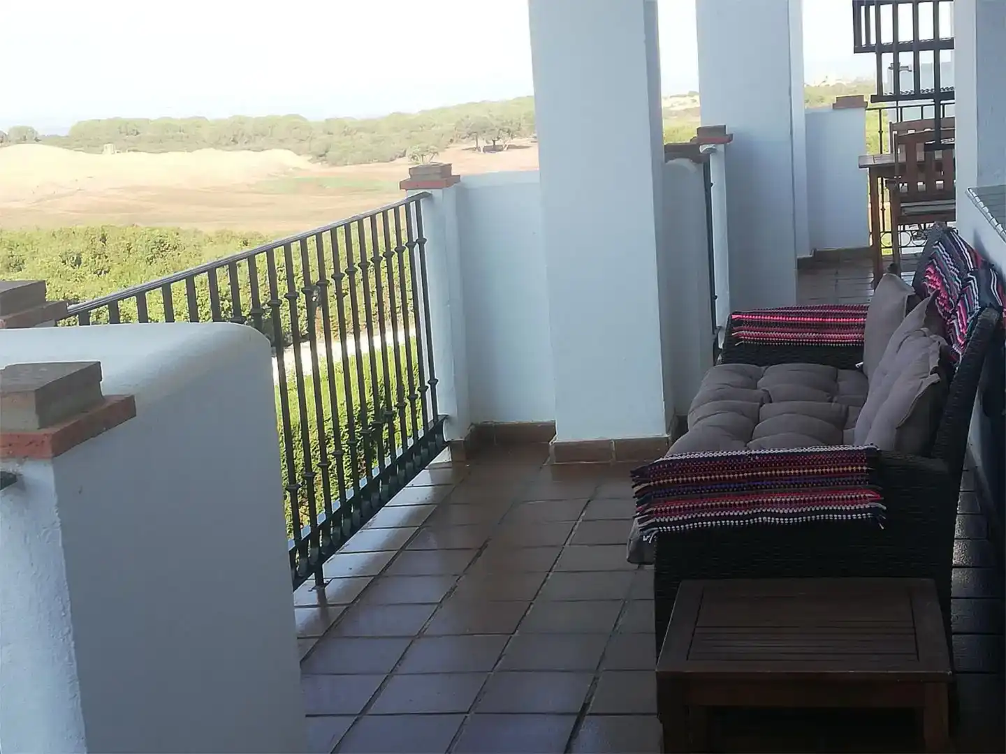 Terrasse von Wohnung zur Miete in Sotogrande mit Klimaanlage, Privatgarten und Schwimmbad
