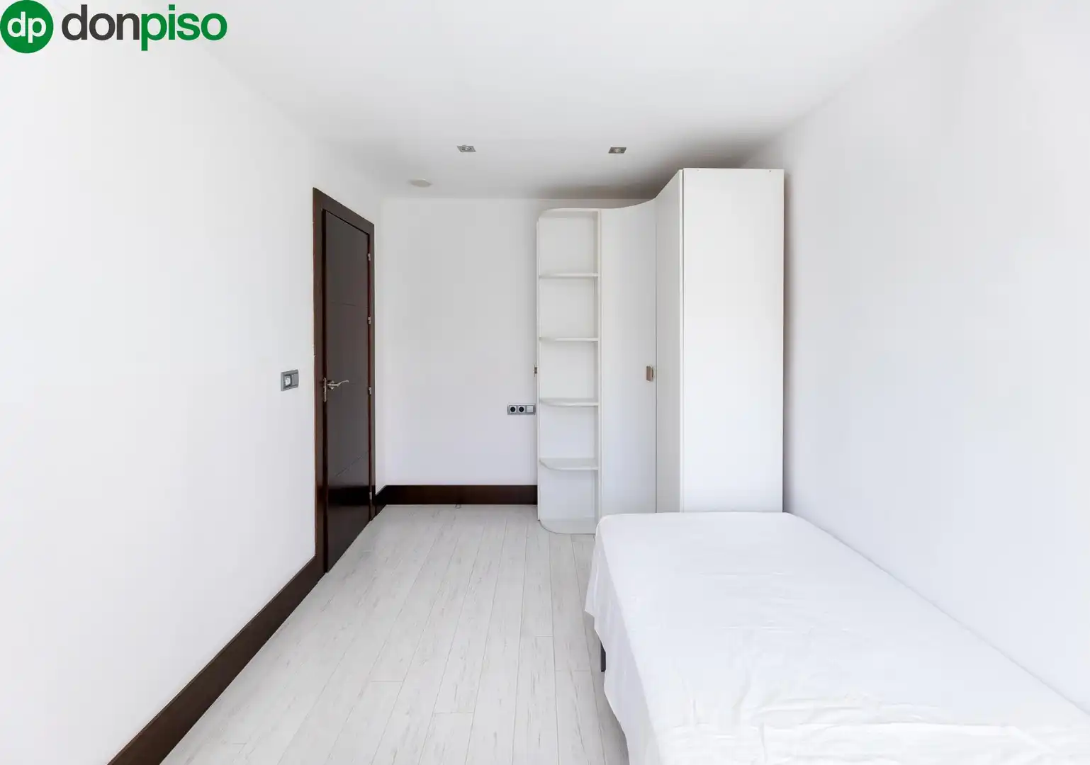 Bedroom of Flat for sale in Granada  with Air Conditioner