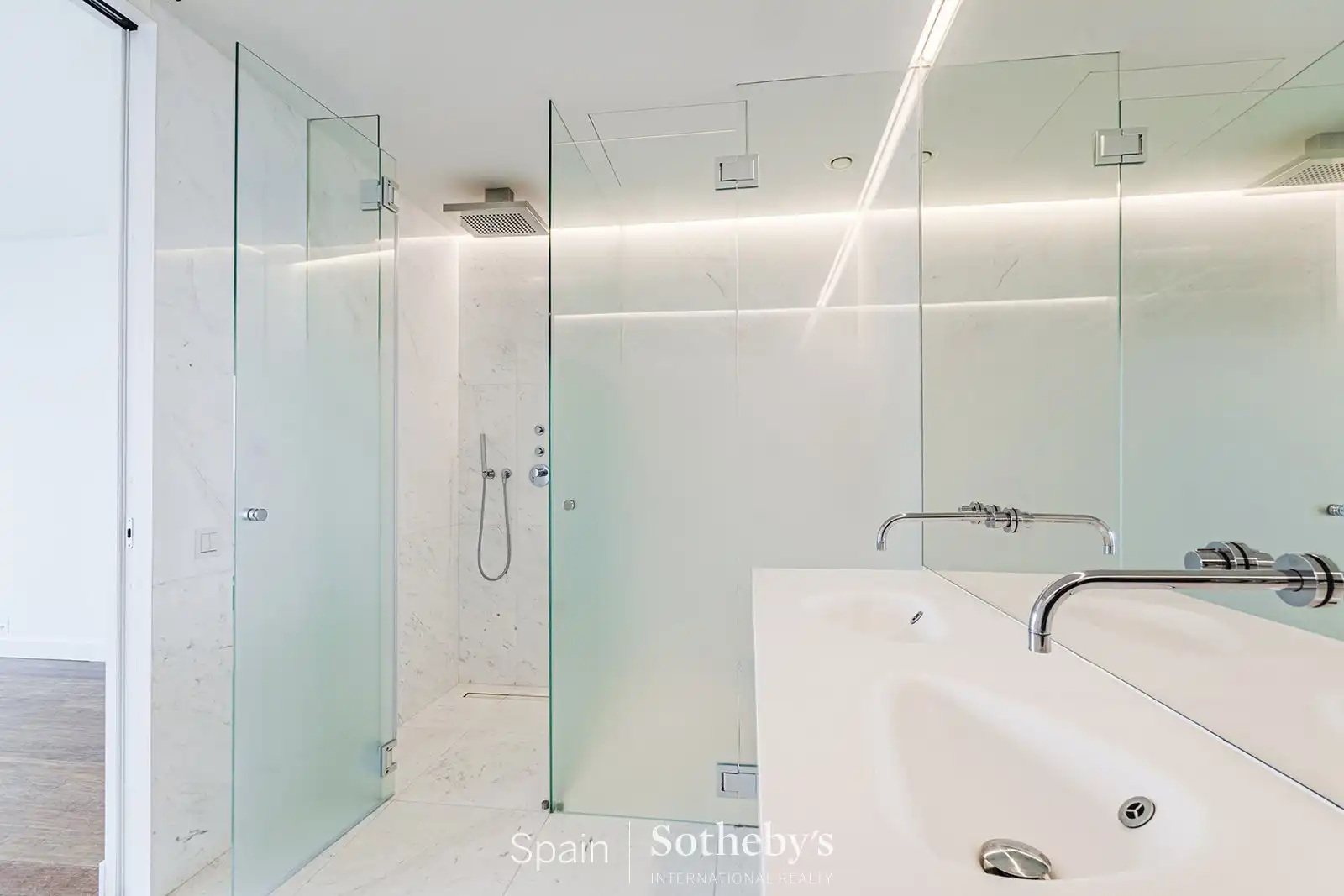 Bany de Apartament en venda en Barcelona amb Aire condicionat, Calefacció i Terrassa