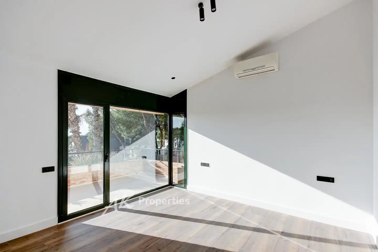 Außenansicht von Haus oder Chalet zur Miete in Castelldefels mit Klimaanlage, Privatgarten und Terrasse