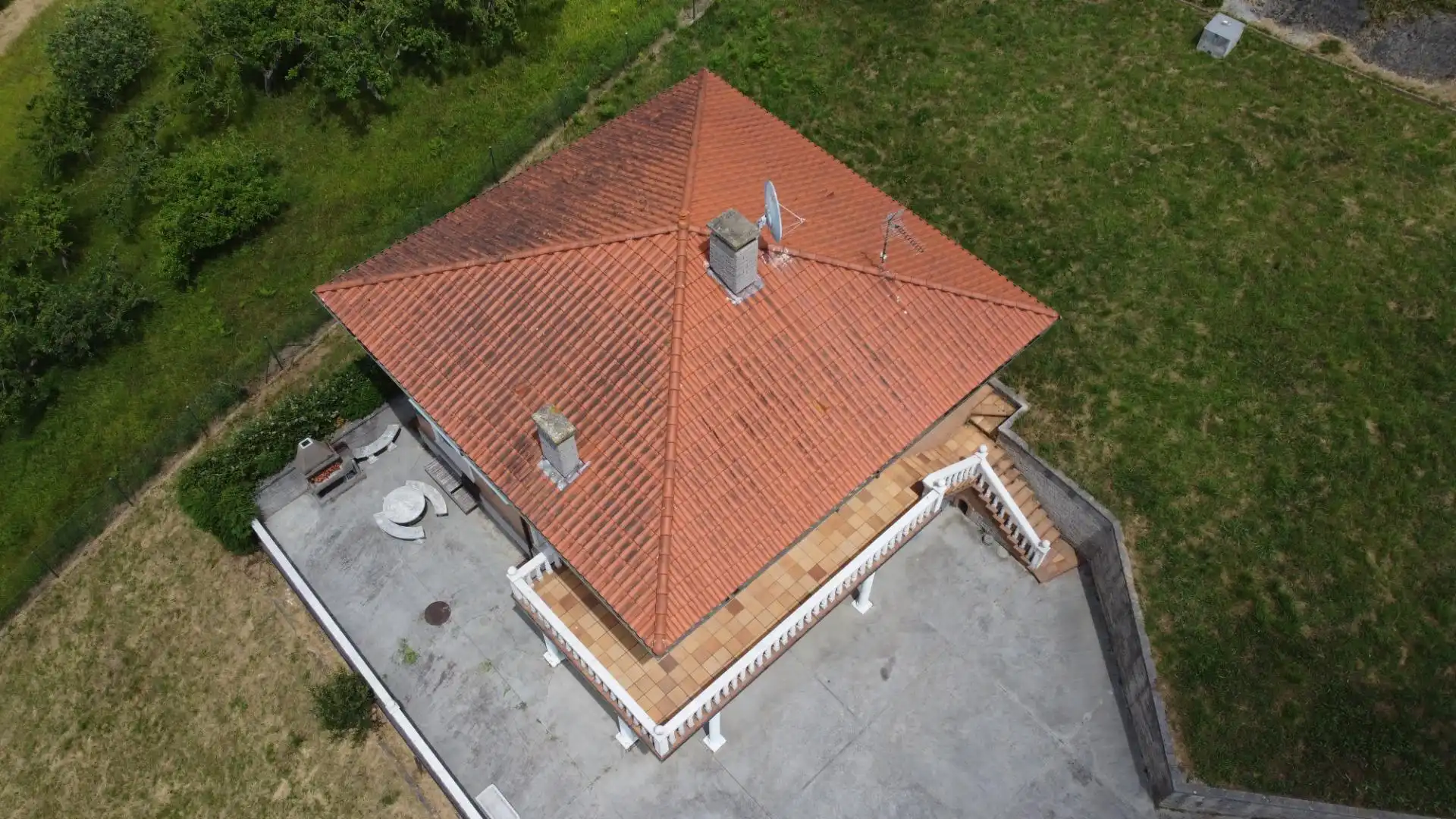 Vista exterior de Casa o xalet en venda en Gijón  amb Calefacció, Jardí privat i Traster