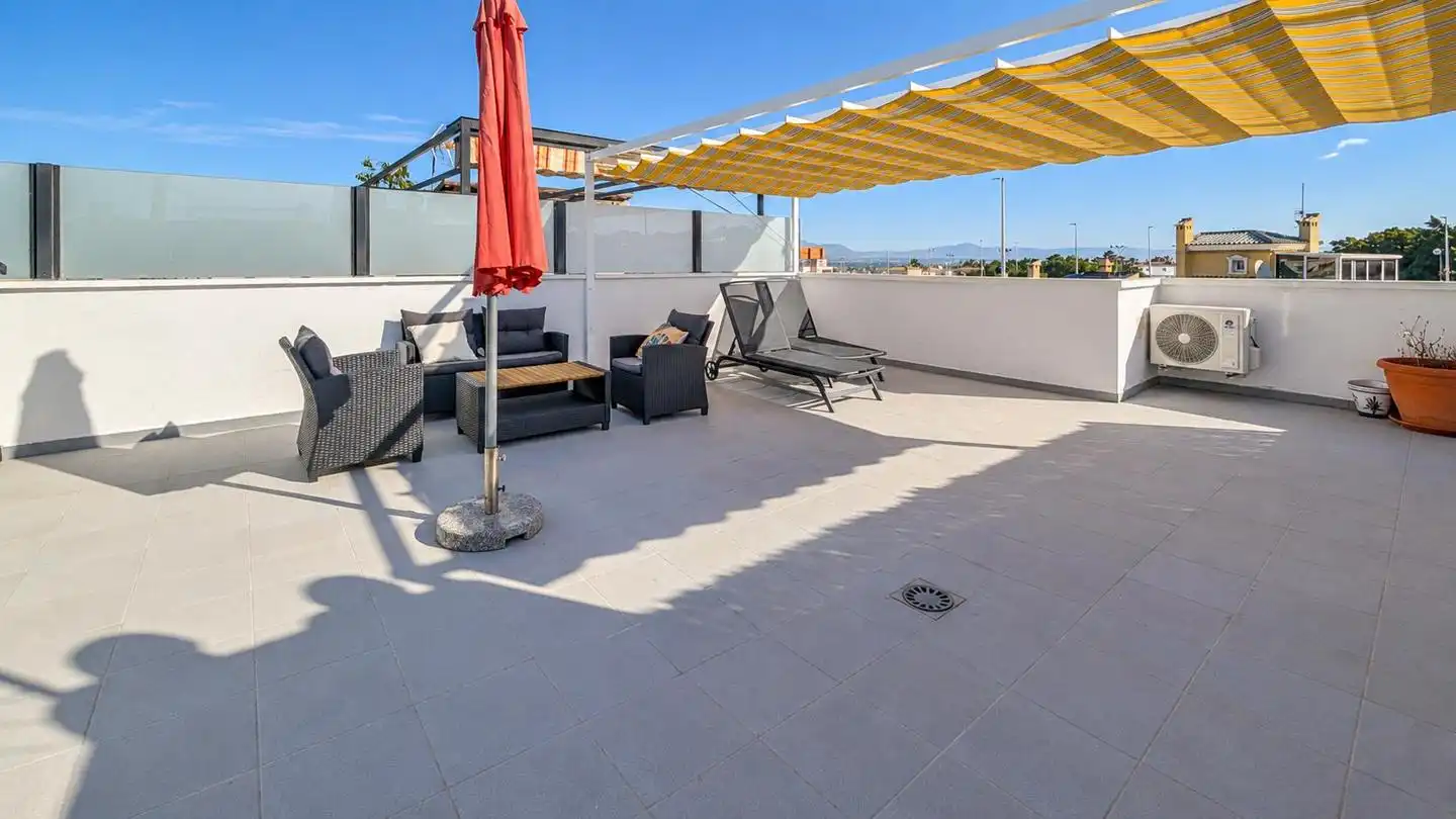 Casa bifamiliare con piscina in vendita a Avenida de Finlandia, imagen 24