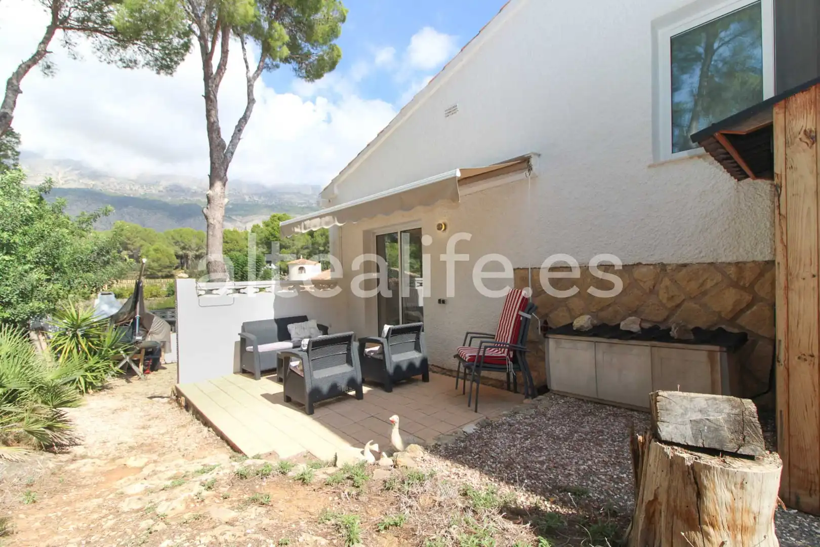 Vista exterior de Casa o xalet en venda en Altea amb Aire condicionat, Jardí privat i Terrassa