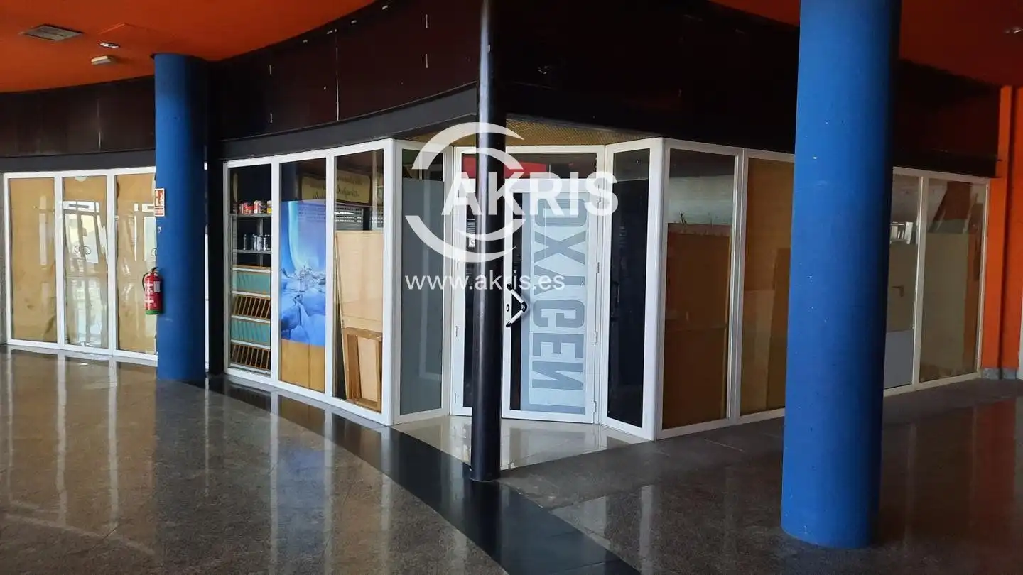Local en venda a Viena, Avenida Europa - San Antón