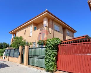 Vista exterior de Casa o xalet en venda en Elche / Elx amb Terrassa