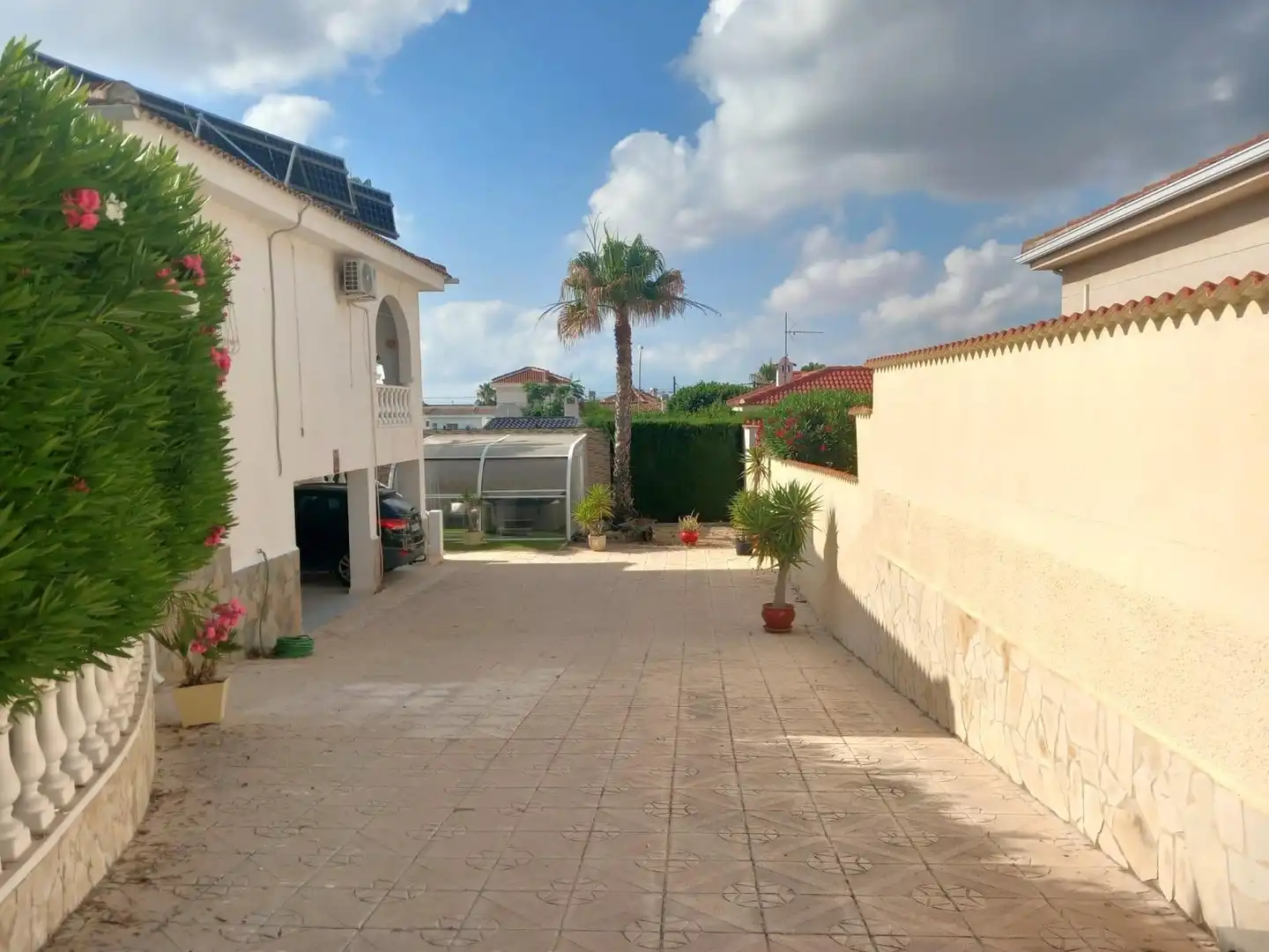 Vista exterior de Casa o xalet en venda en Rojales amb Aire condicionat, Calefacció i Jardí privat