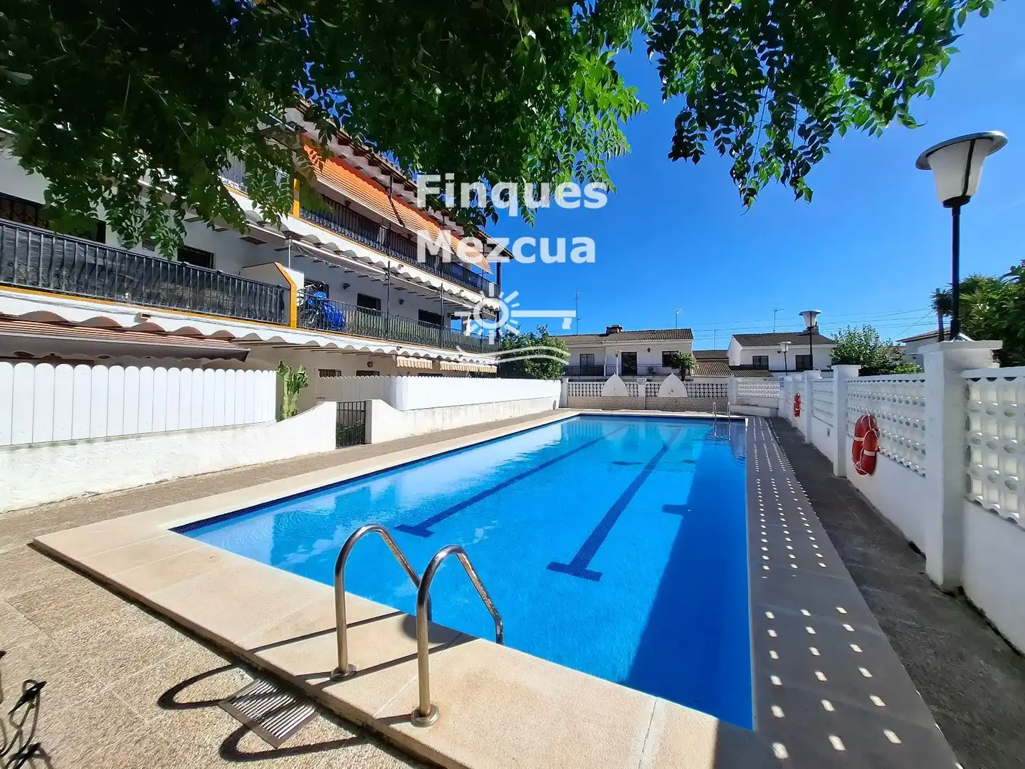 Pis amb piscina en venda a Gracia