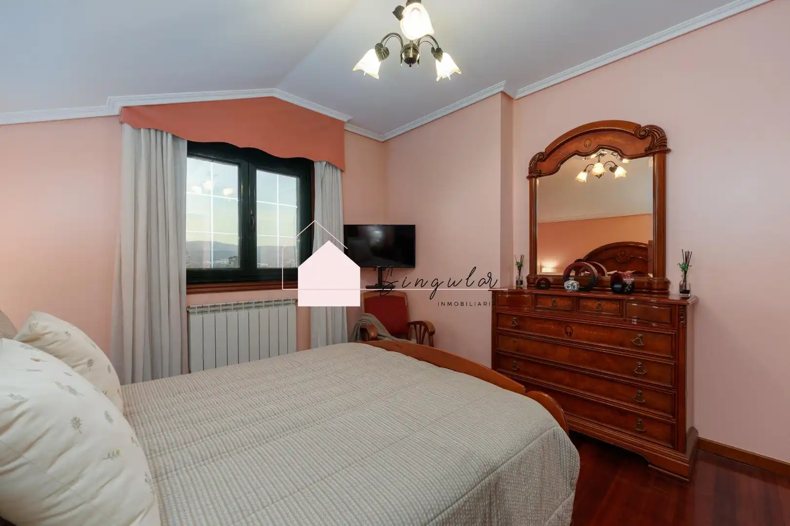 Schlafzimmer von Haus oder Chalet zum Verkauf in Tui mit Heizung, Abstellraum und Schwimmbad