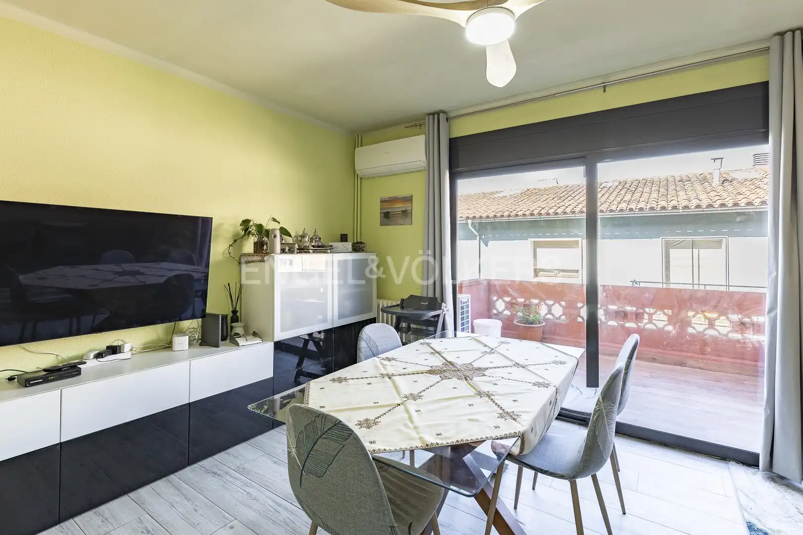 Sala d'estar de Casa o xalet en venda en Santa Eugènia de Berga amb Aire condicionat, Calefacció i Terrassa