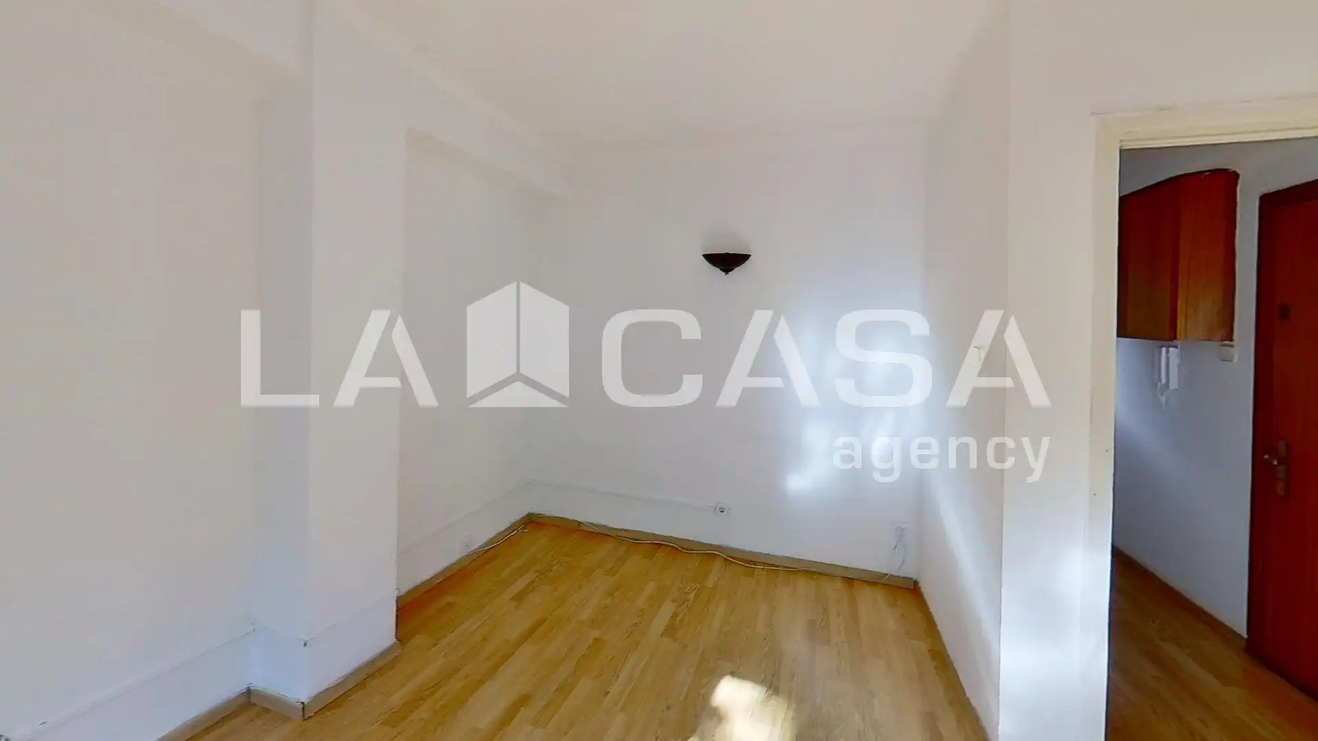 Wohnung zum Verkauf in Barcelona mit Balkon
