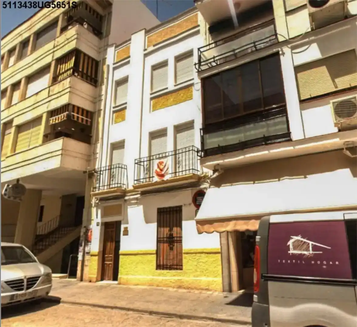 Vista exterior de Casa adosada en venda en Montilla amb Aire condicionat, Traster i Piscina