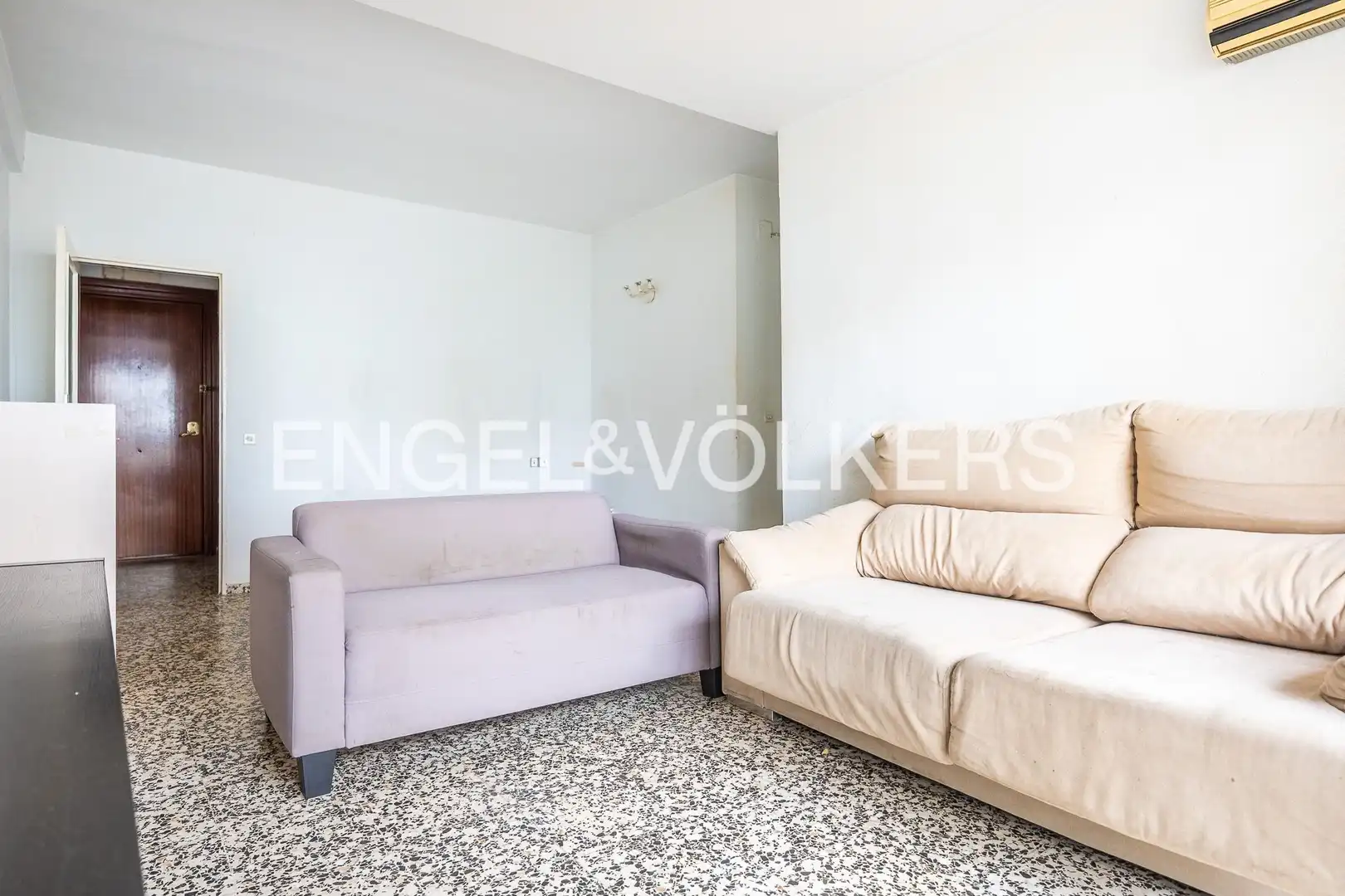 Living room of Flat for sale in Sevilla  with Heating, Swimming Pool and Balcony