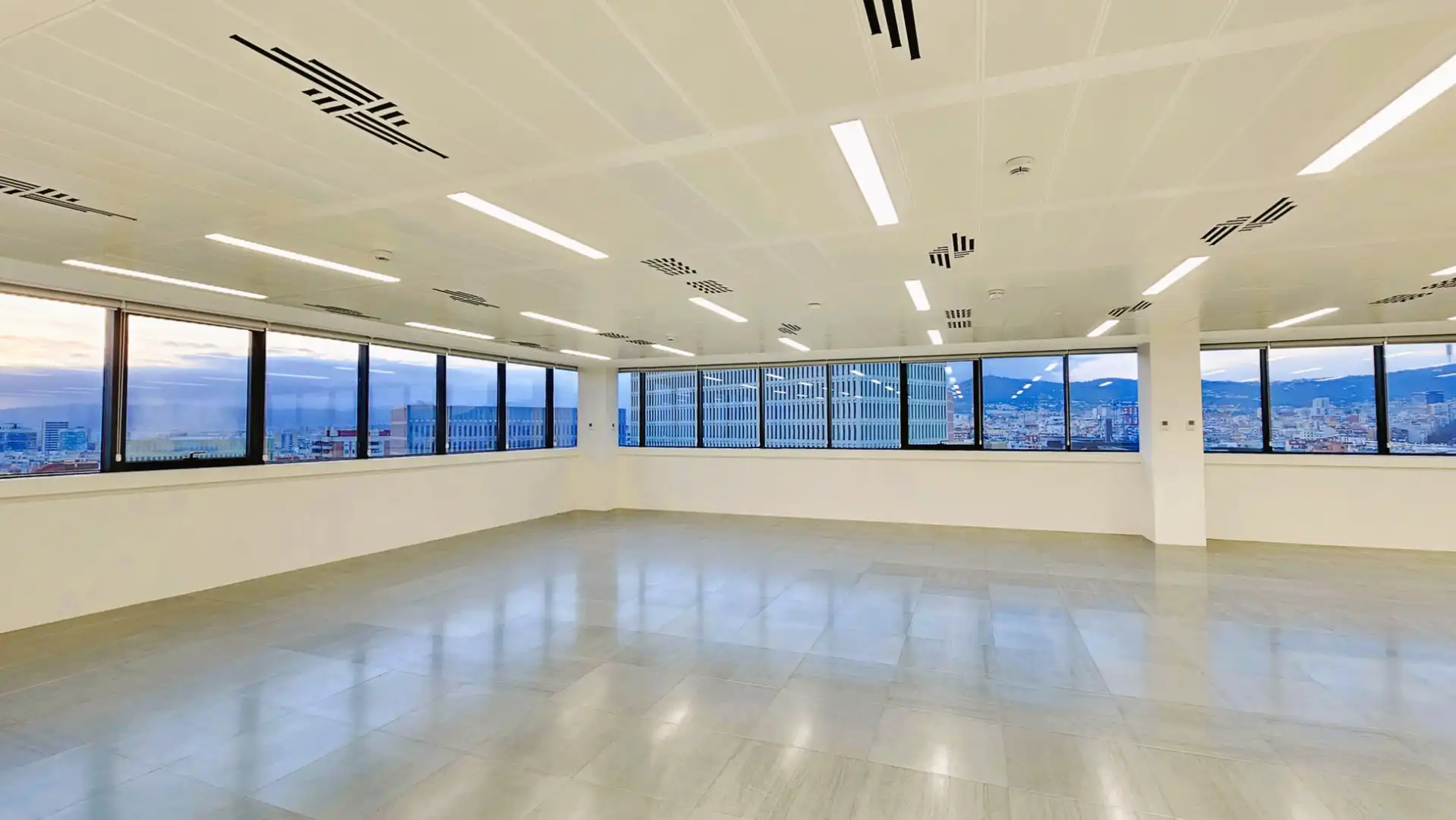 Büro zur Miete in Barcelona mit Klimaanlage, Heizung und Alarm