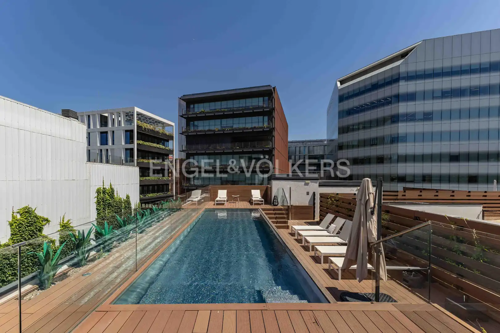 Swimming pool of Lofts for sale in Barcelona  with Heating, Private garden and Storage room