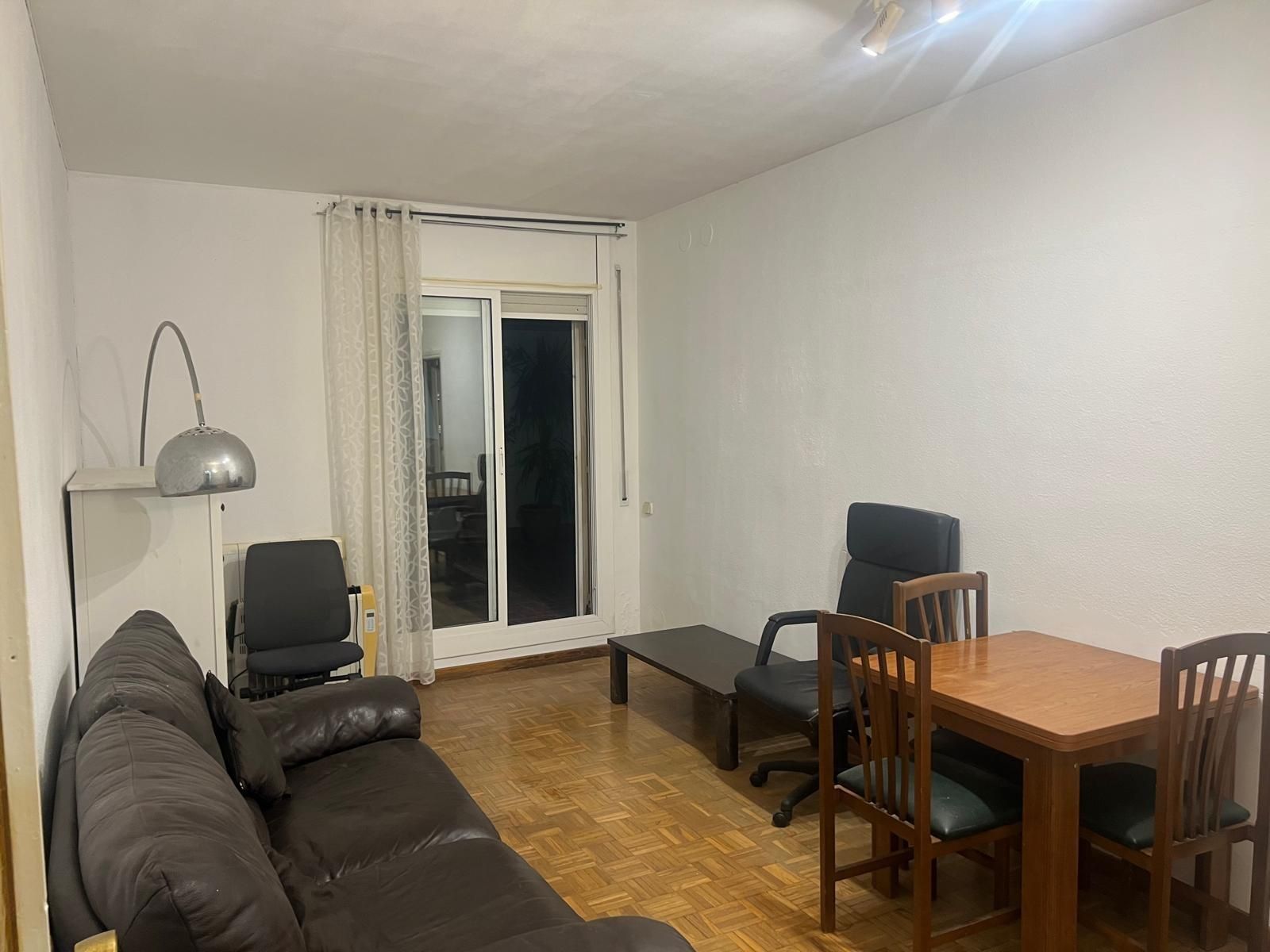 Sala de estar de Planta baja de alquiler en  Barcelona Capital con Calefacción, Terraza y Balcón