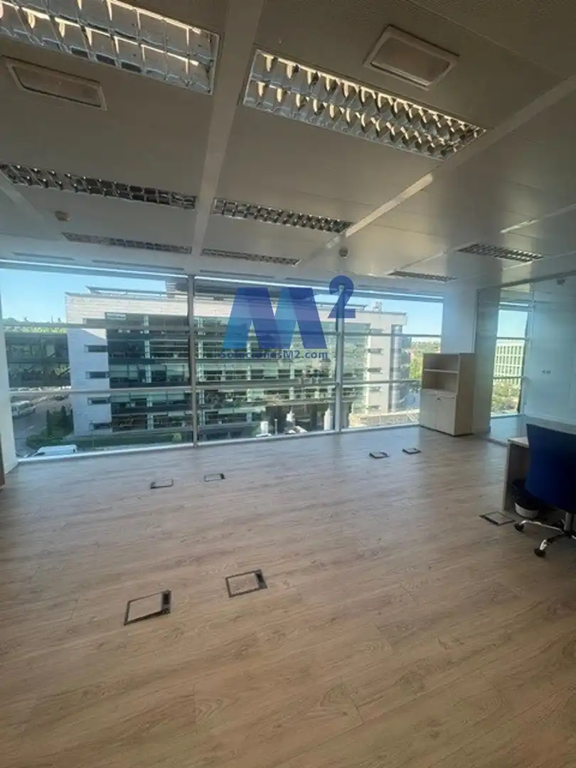 Oficina de alquiler en Anabel Segura, Arroyo de la Vega