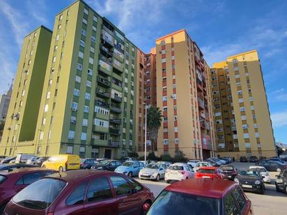 Vista exterior de Pis en venda en Algeciras amb Terrassa