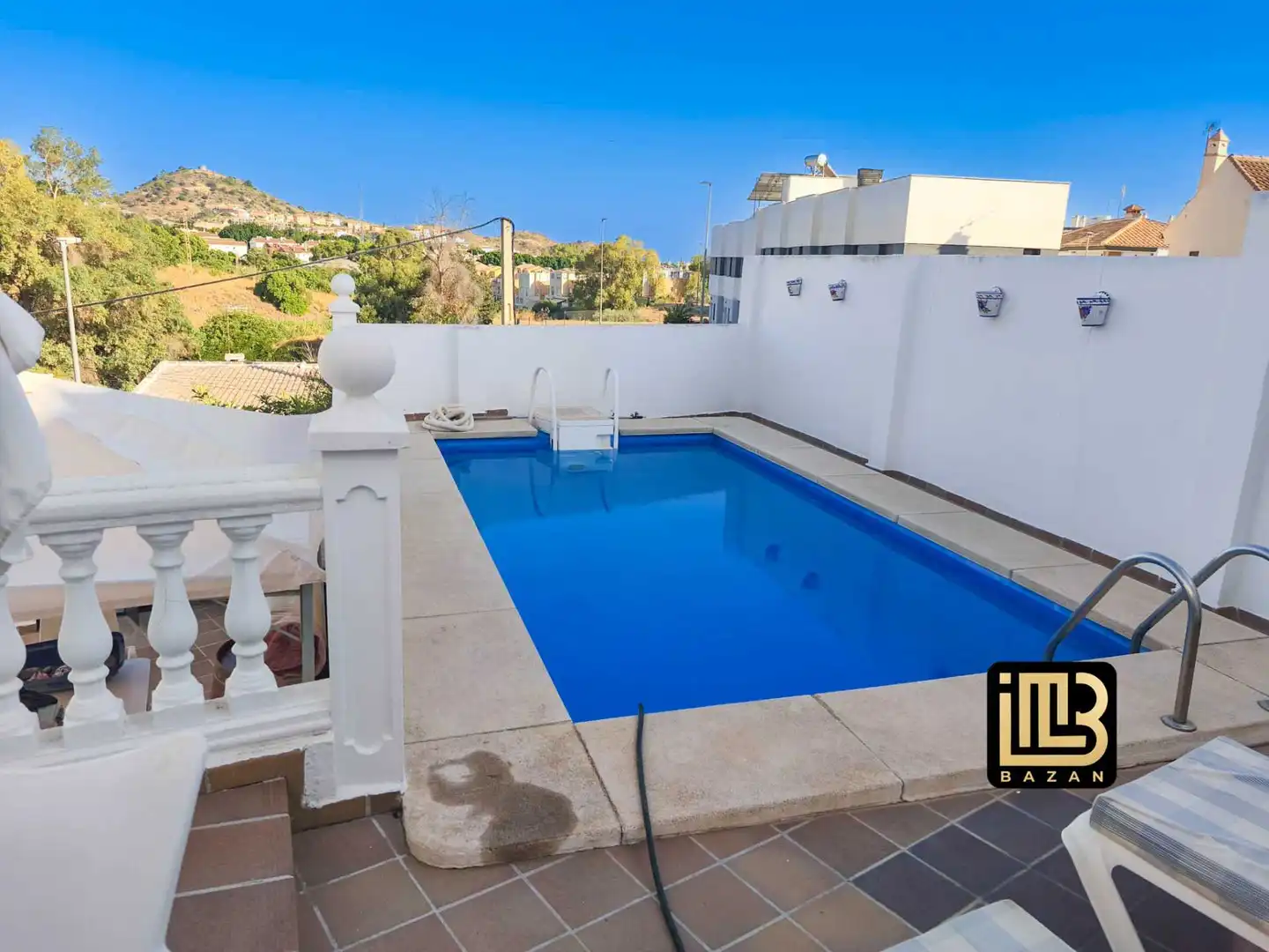 Schwimmbecken von Wohnung zum Verkauf in Málaga mit Klimaanlage, Heizung und Privatgarten