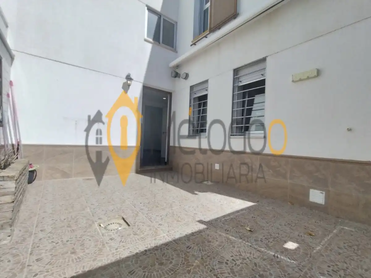 Parking de Casa adosada en venta en La Rinconada con Aire acondicionado, Terraza y Trastero