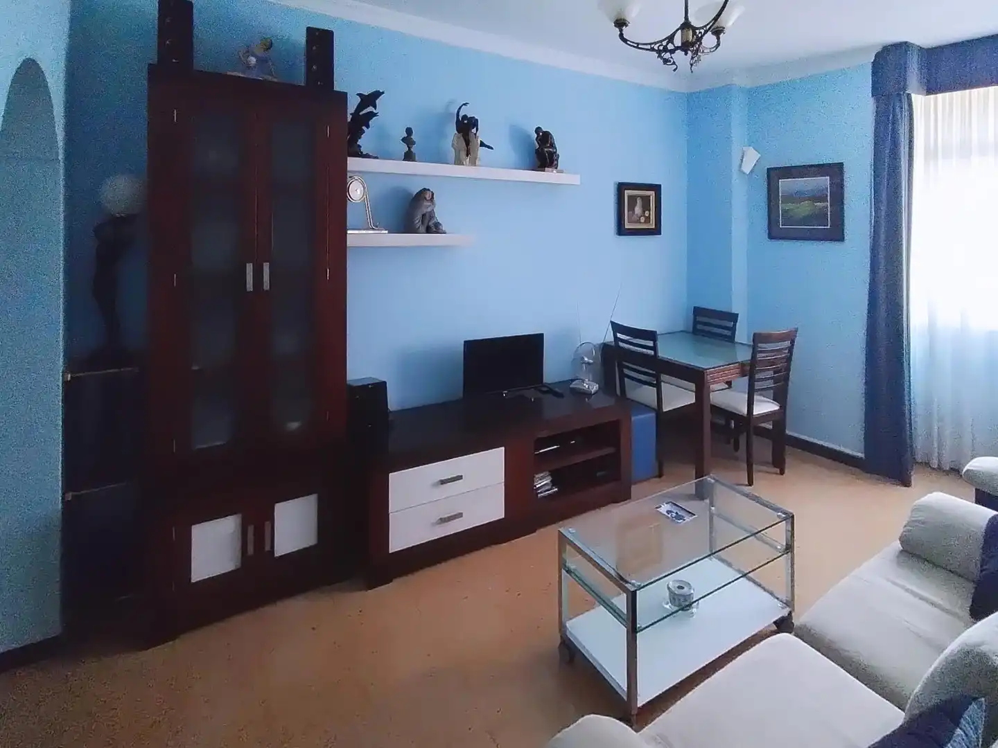 Sala d'estar de Pis en venda en Las Palmas de Gran Canaria amb Moblat i Balcó