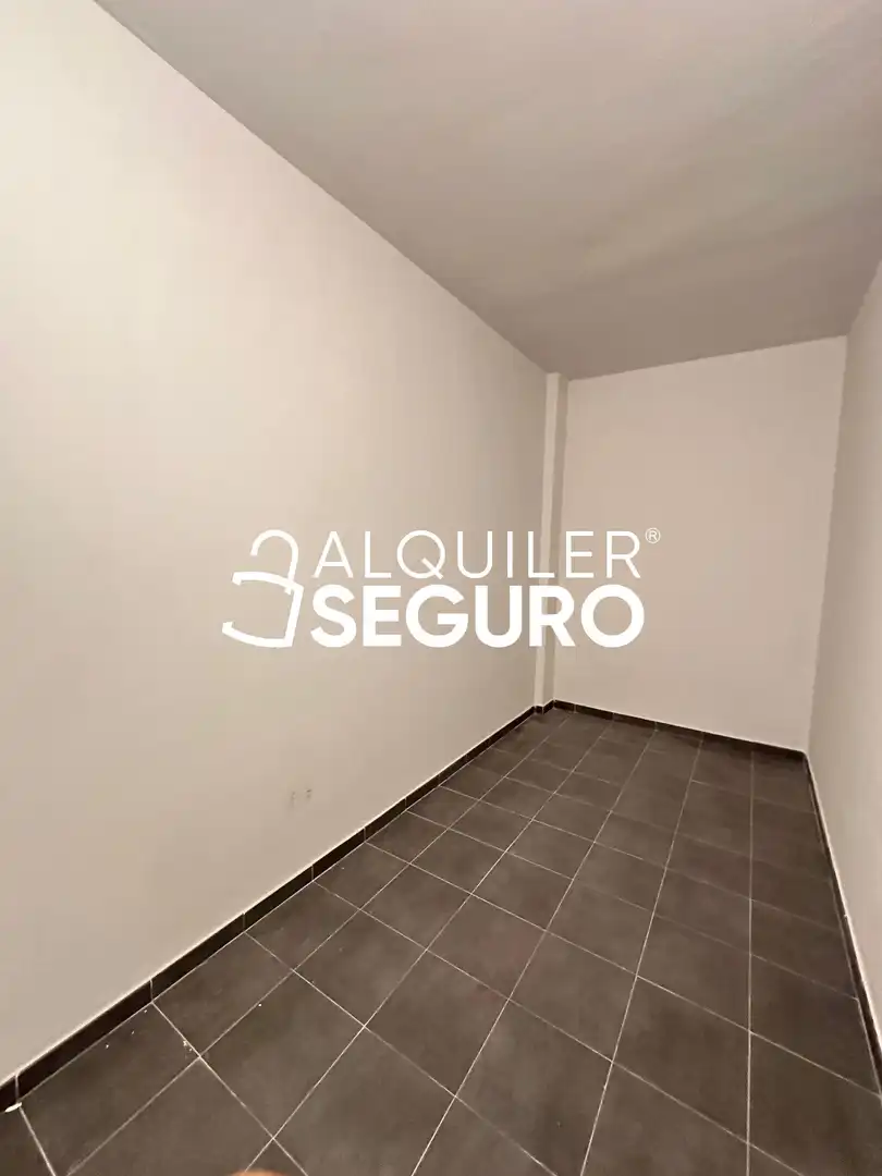 Habitación de Piso de alquiler en Madrid con Calefacción, Terraza y Trastero