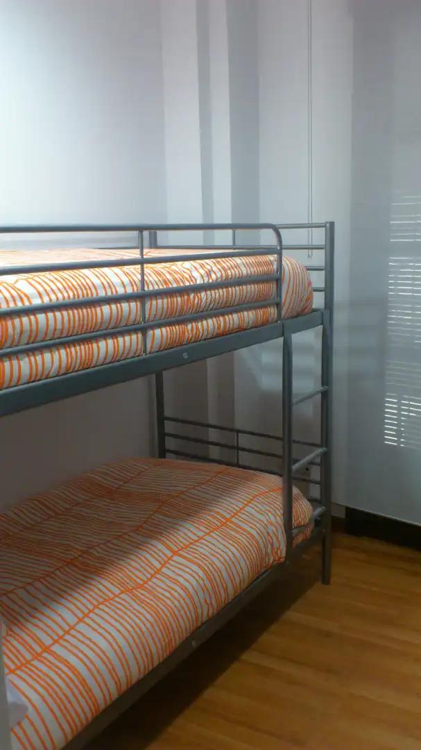 Dormitori de Pis en venda en Granada amb Aire condicionat i Balcó