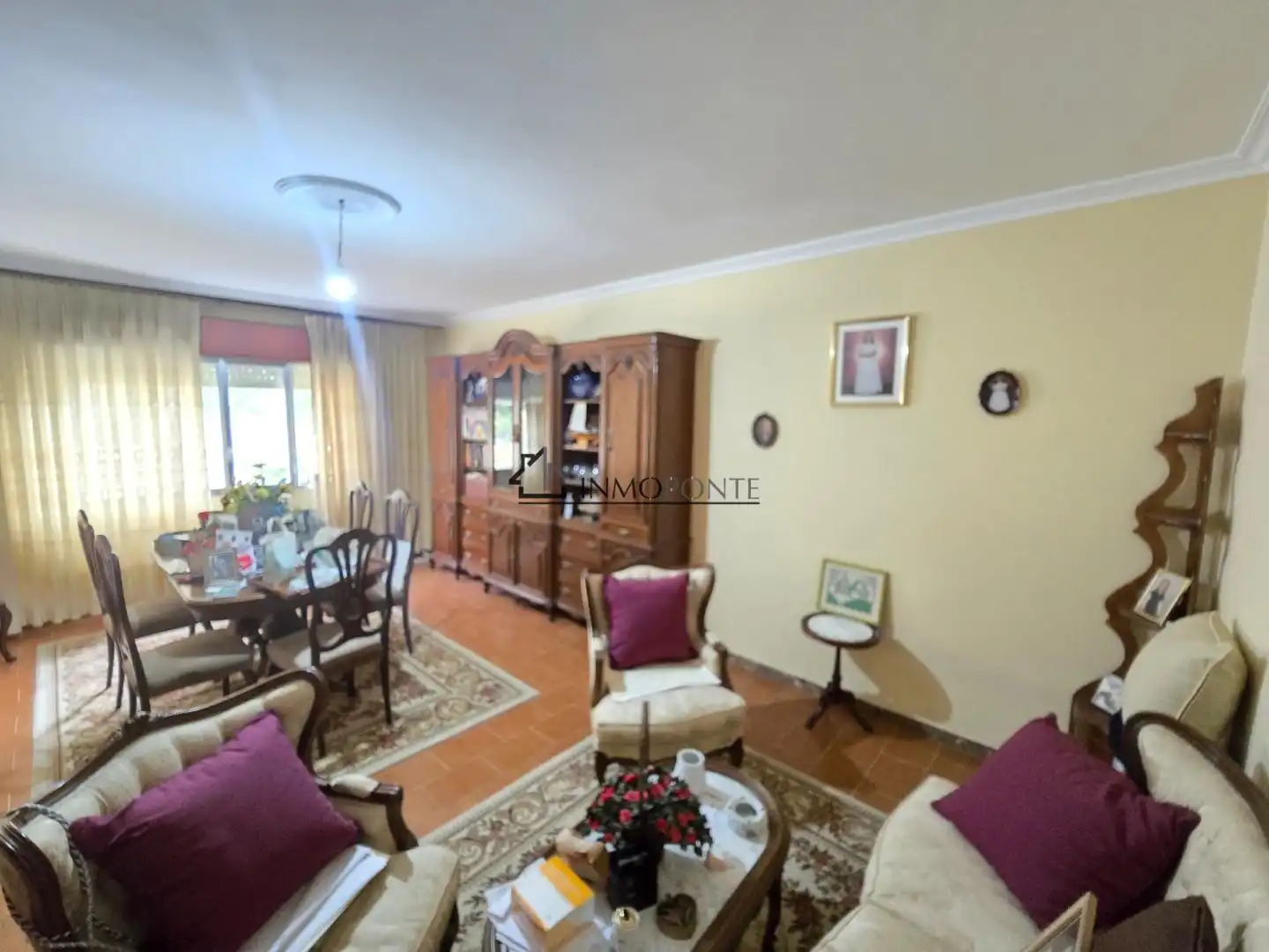 Sala d'estar de Casa o xalet en venda en Pontevedra Capital  amb Jardí privat