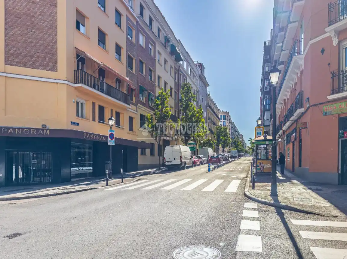 Vista exterior de Pis en venda en Madrid