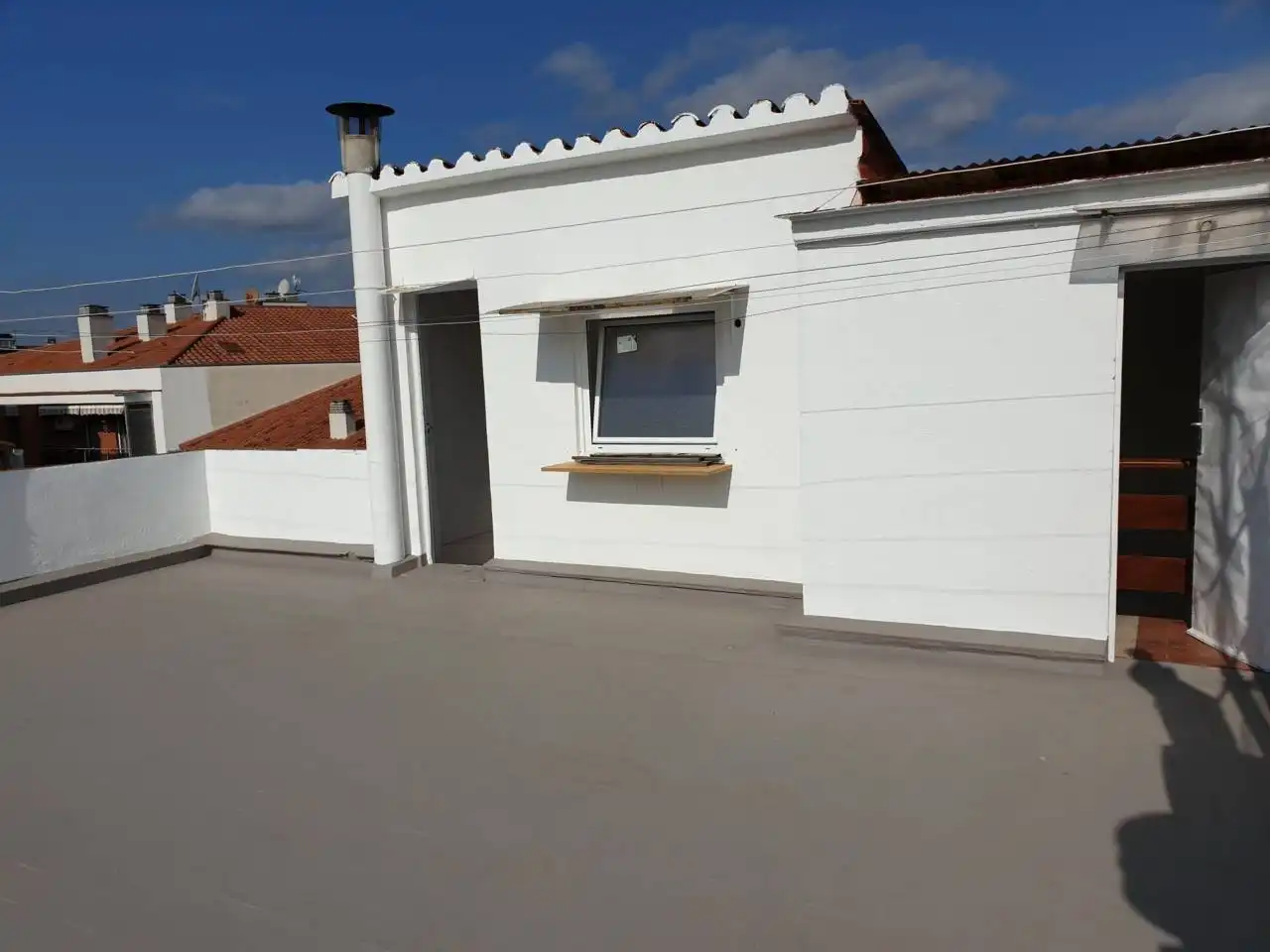 Vista exterior de Edificio en venta en Girona