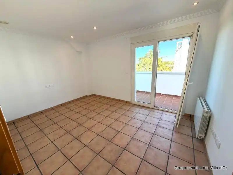 Außenansicht von Haus oder Chalet zum Verkauf in Dénia mit Klimaanlage, Heizung und Privatgarten