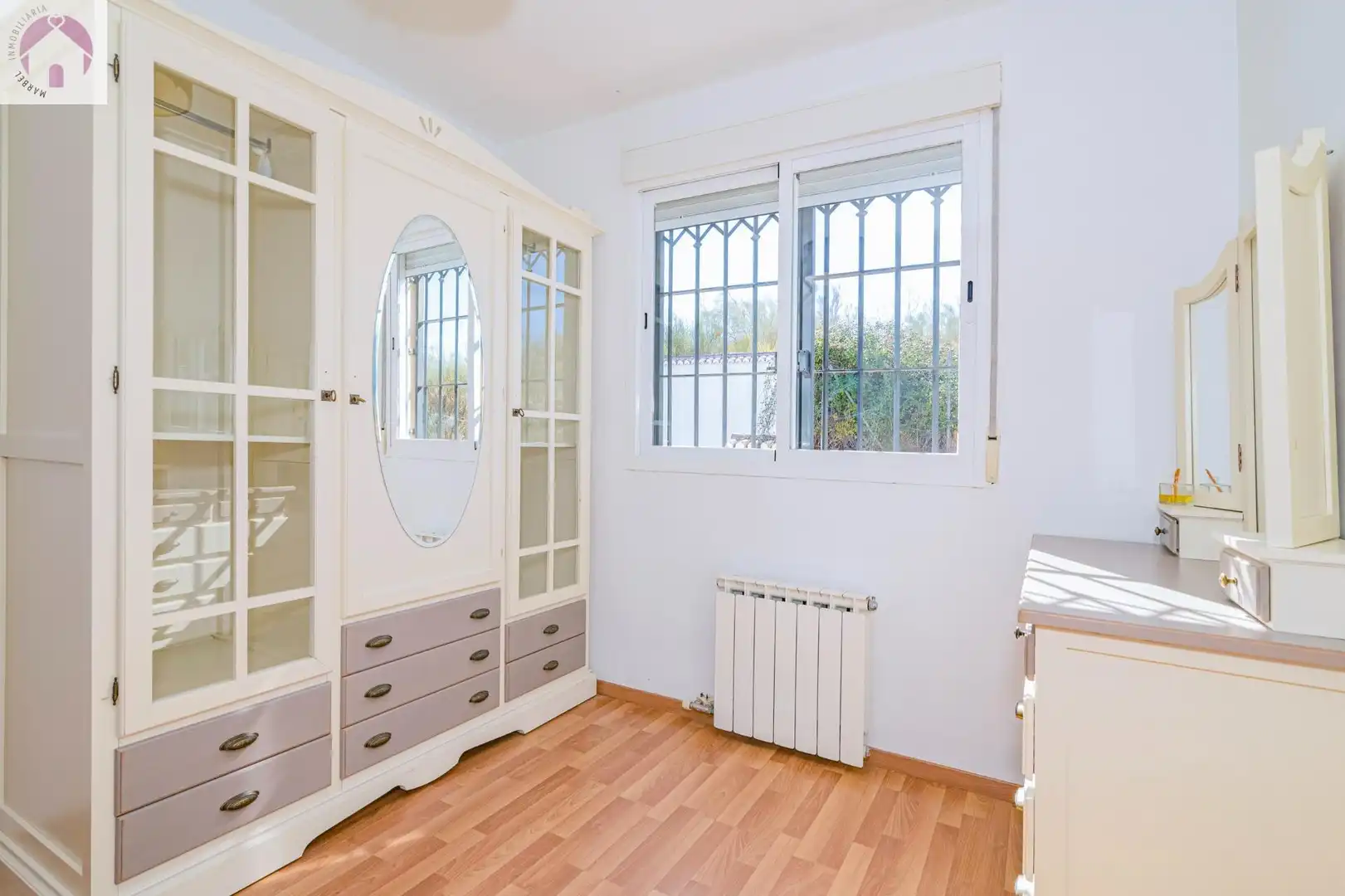 Casa aparellada amb terrassa en venda a Jun, imagen 22