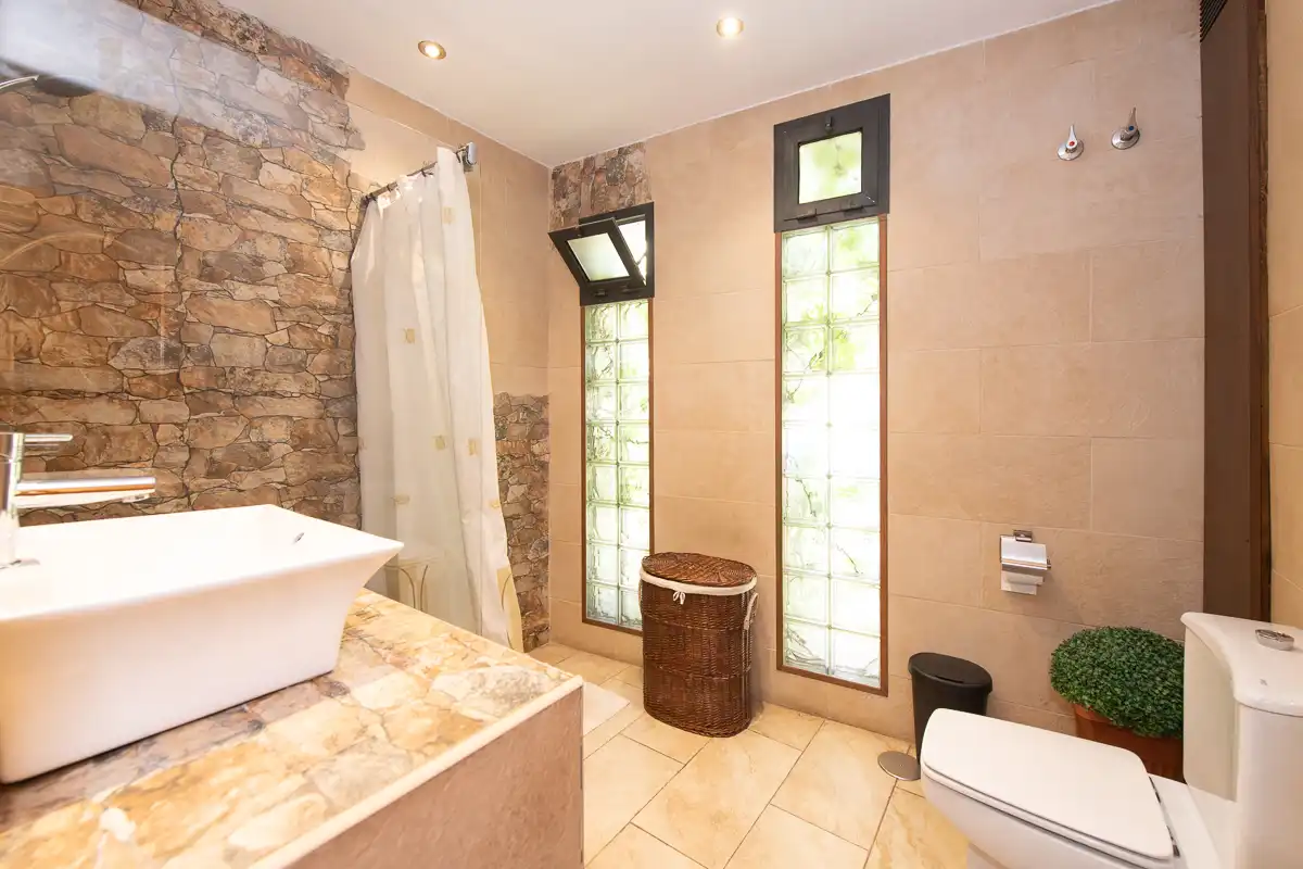 Baño de Casa o chalet en venta en Colmenar Viejo con Terraza, Trastero y Piscina