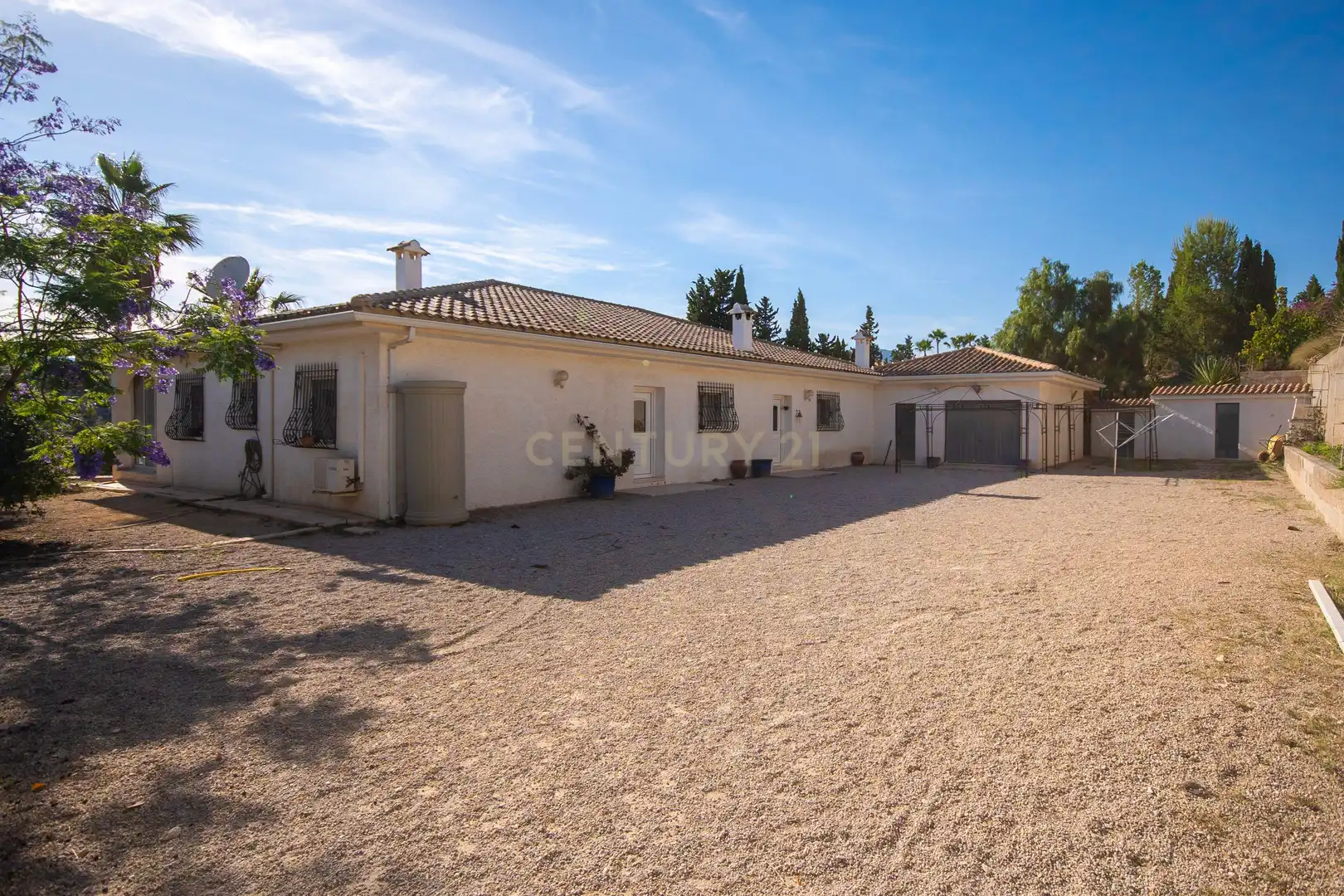 Vista exterior de Casa o chalet en venta en Alicante / Alacant con Jardín privado, Trastero y Piscina