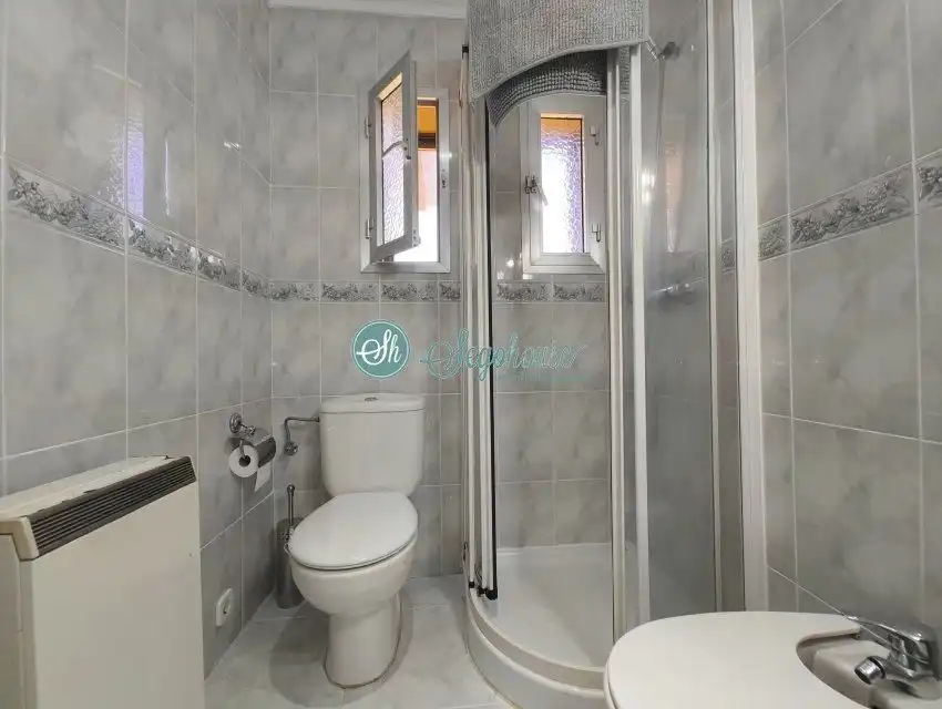 Baño de Piso en venta en Segovia con Calefacción, Parquet y Terraza