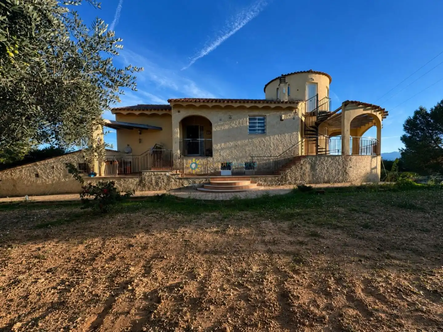 Außenansicht von Haus oder Chalet zum Verkauf in Benigànim mit Klimaanlage, Privatgarten und Terrasse