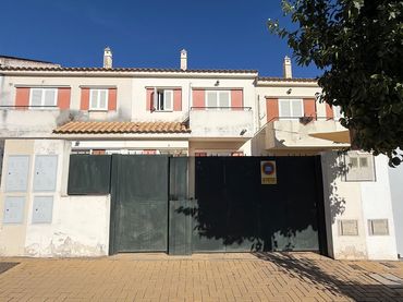 Adossat amb balcó en venda a Calle Rosalia de Castro