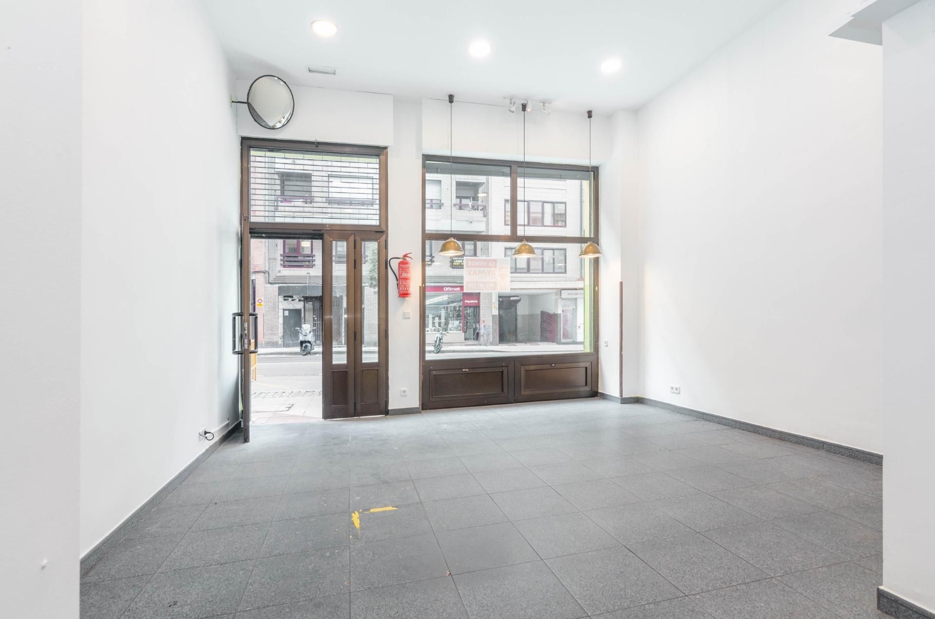Premises for sale in Oviedo 