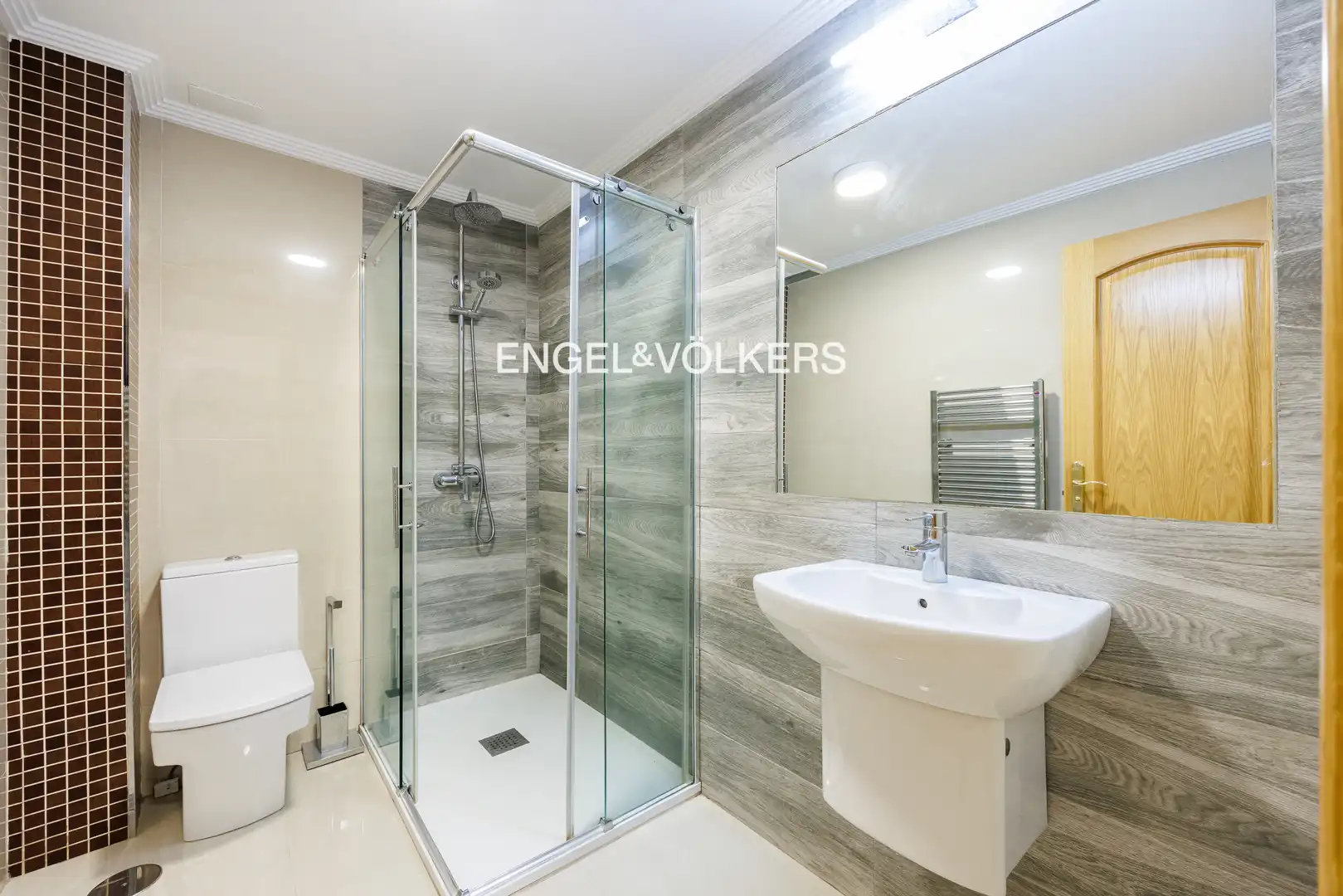 Baño de Casa o chalet en venta en Nigrán con Calefacción, Jardín privado y Piscina