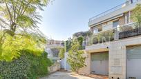 Vista exterior de Casa adosada en venda en Teià amb Calefacció, Jardí privat i Terrassa
